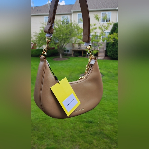 The J Marc Curve Shoulder Bag - Picture 9 of 15